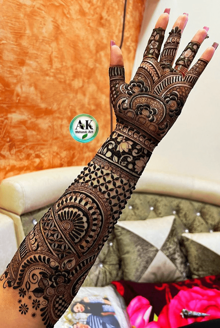 Adorable Outstanding Henna Design