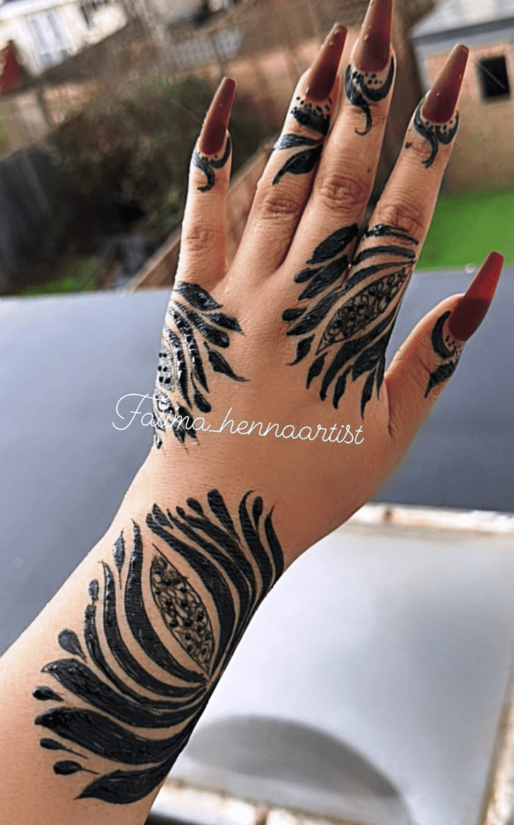 Classy Outstanding Henna Design
