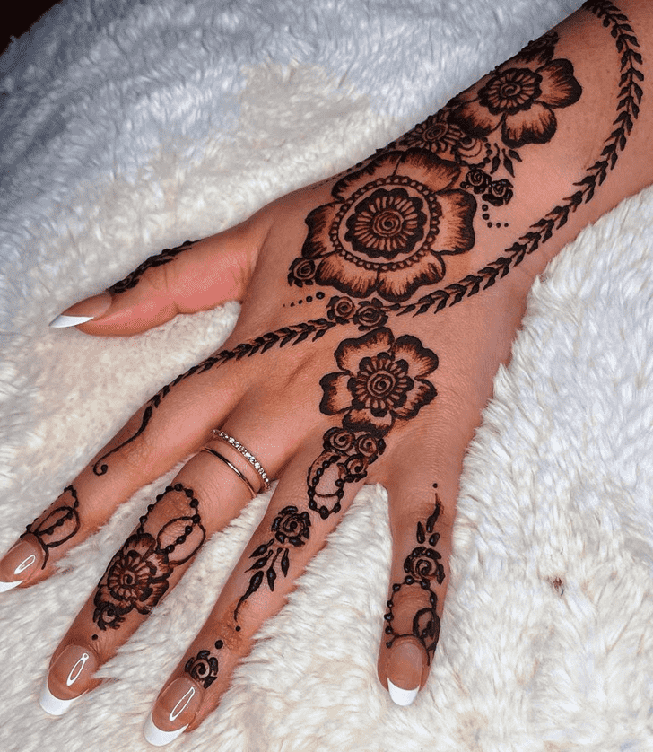 Ideal Outstanding Henna Design