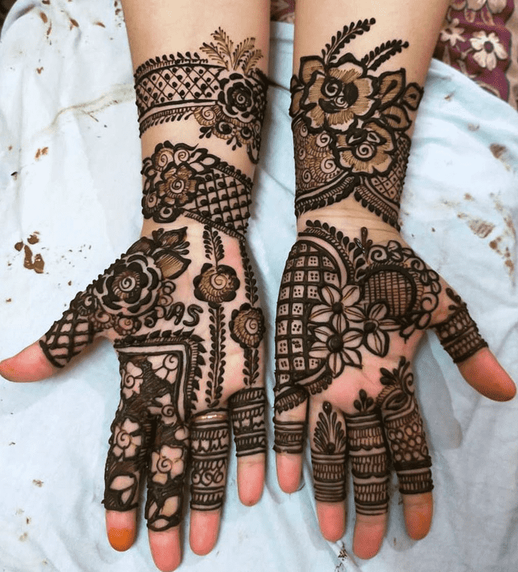 Refined Outstanding Henna Design