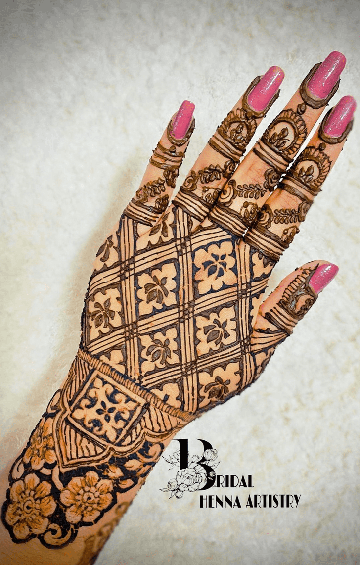 Delicate Pahalgam Henna Design