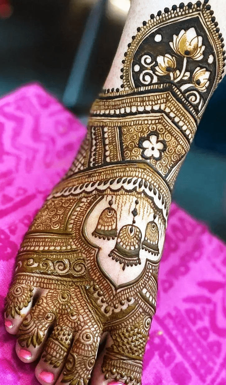 Fascinating Pahalgam Henna Design