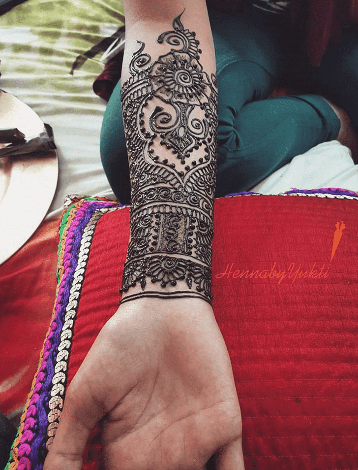Angelic Pakistani Henna Design