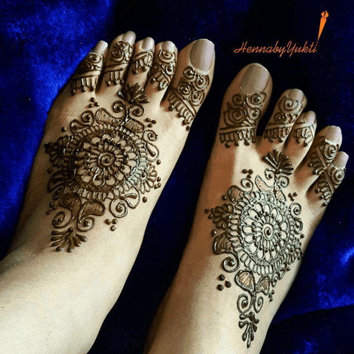 Beauteous Pakistani Henna Design