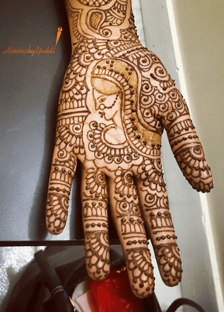 Delicate Pakistani Henna Design