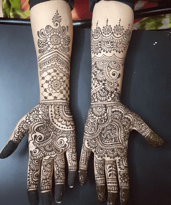 Exquisite Pakistani Henna Design