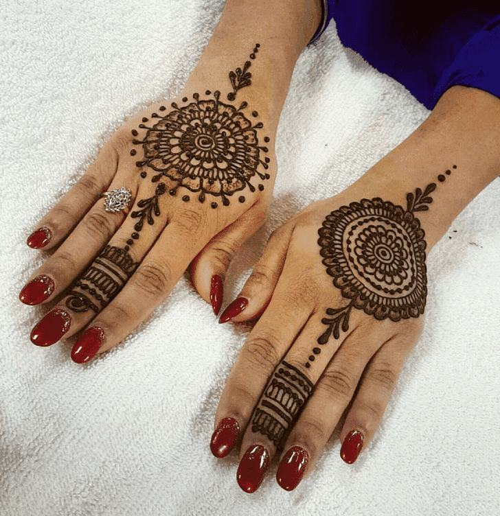 Fascinating Pakistani Henna Design