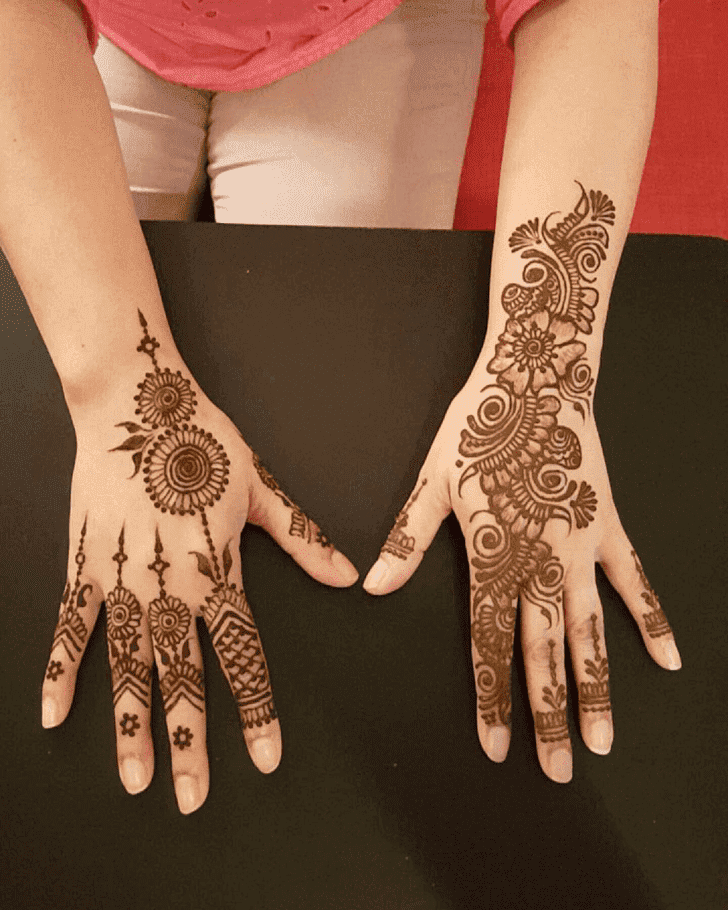 Nice Pakistani Henna Design