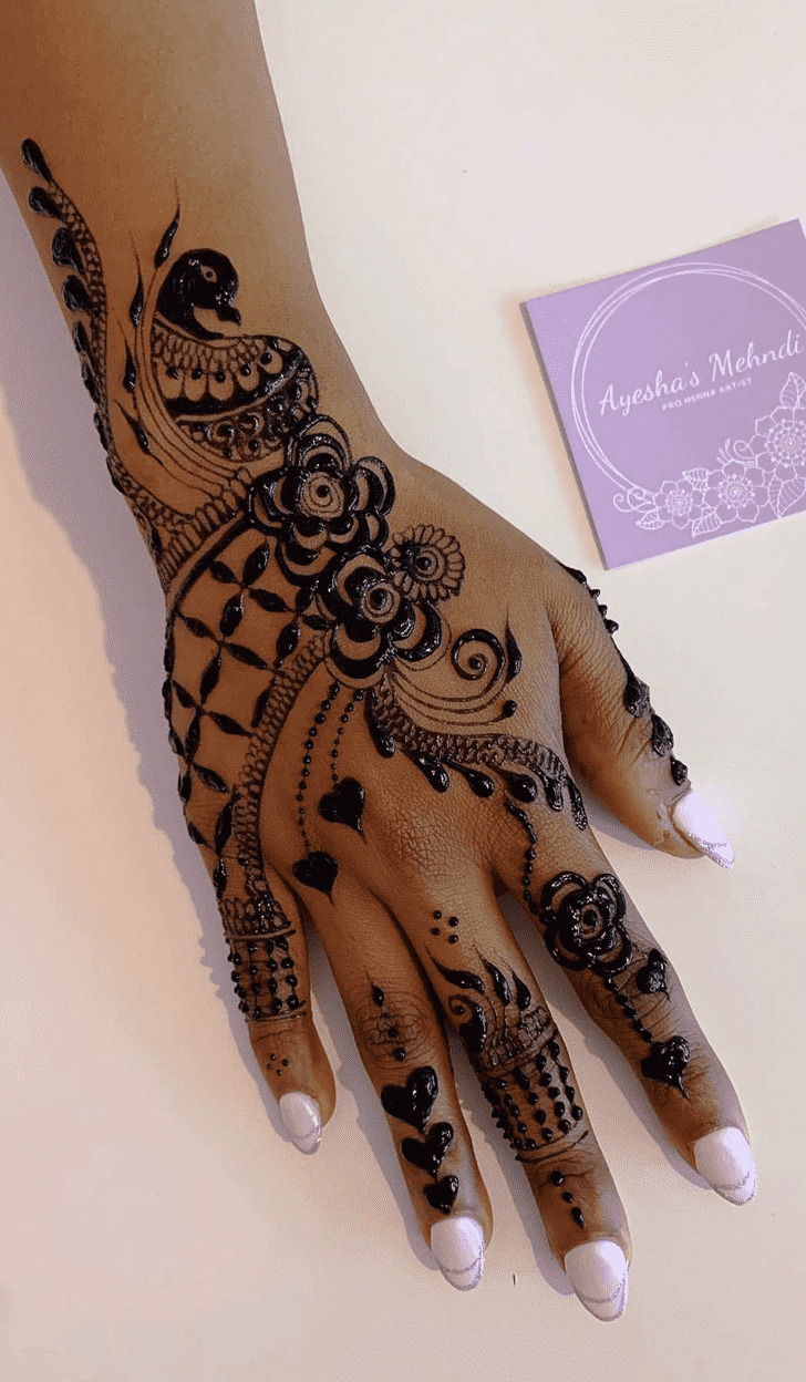 Delicate Panjabi Henna Design