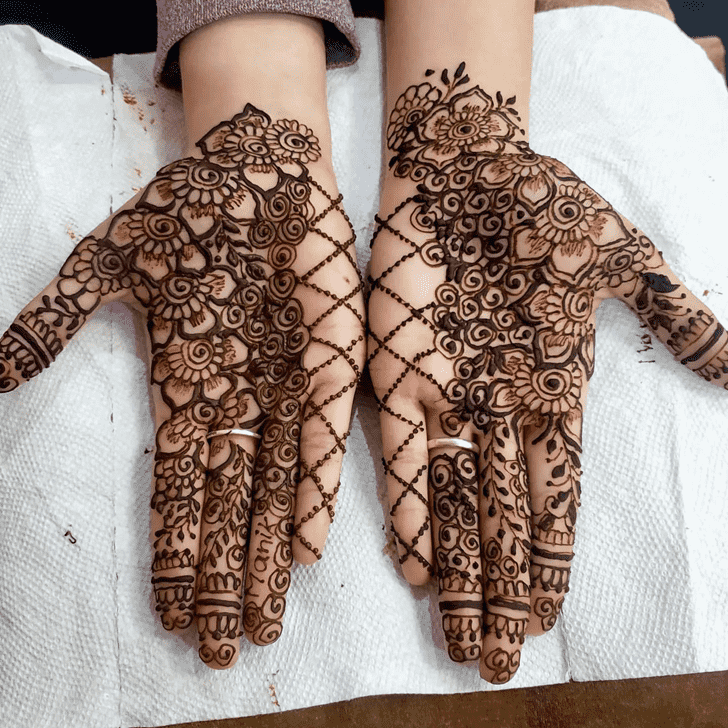 Enticing Panjabi Henna Design