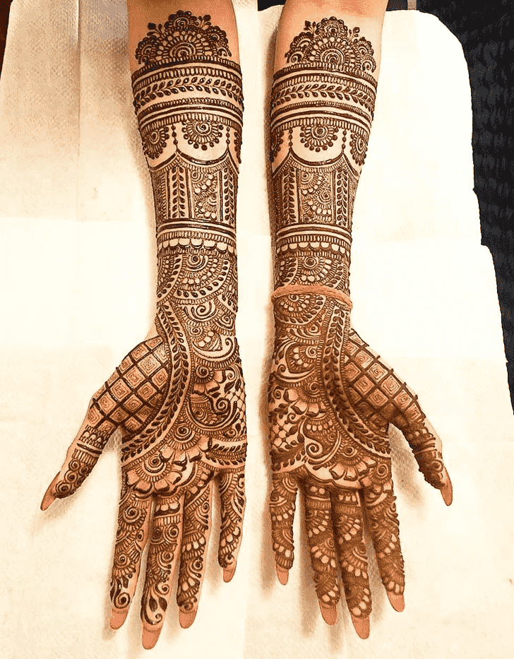 Alluring Pattern Henna Design
