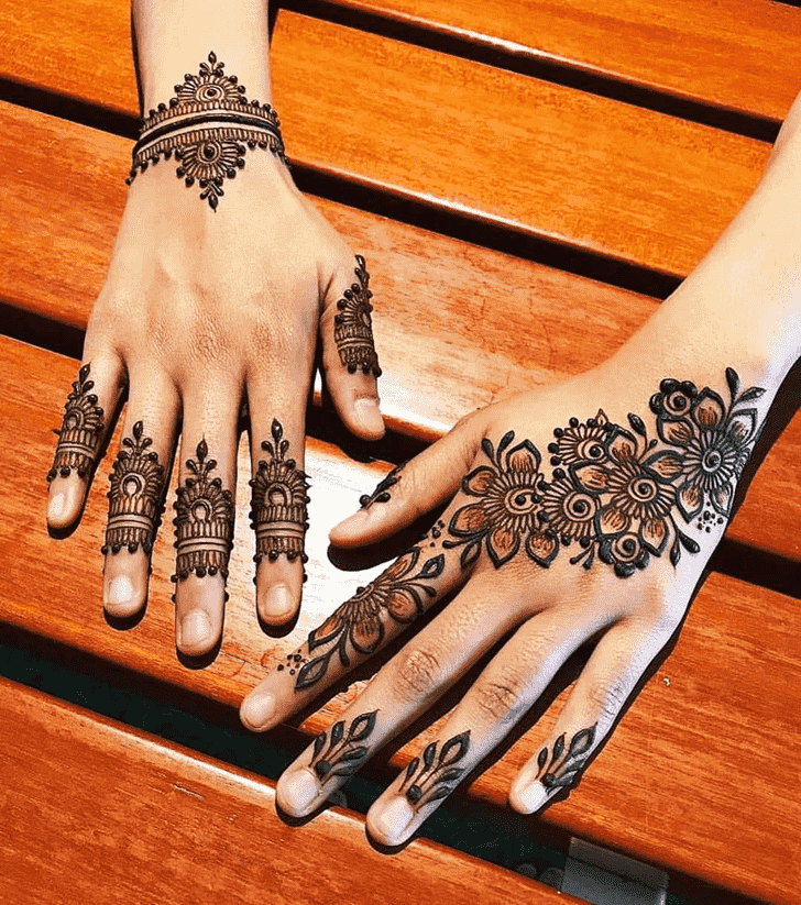 Bewitching Pattern Henna Design