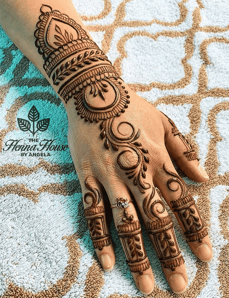 Comely Pattern Henna Design
