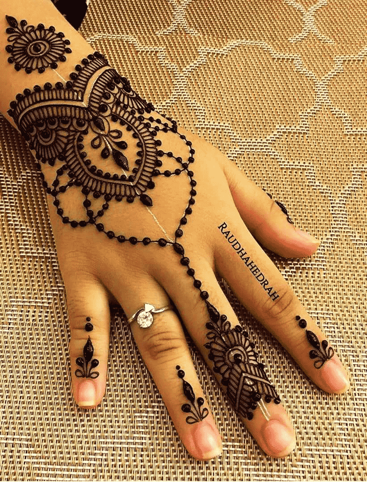 Arm Pattern Henna Design