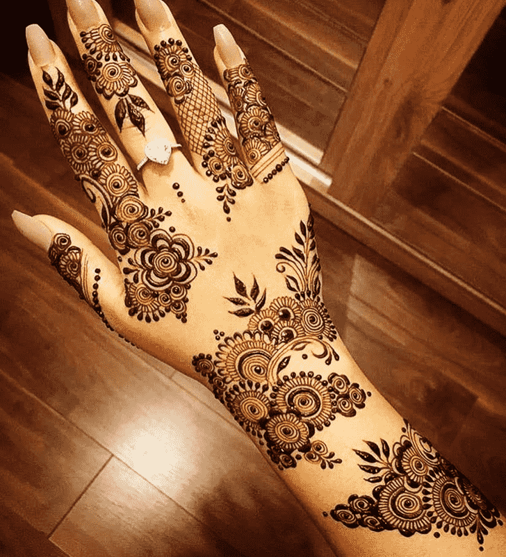 Inviting Pattern Henna Design