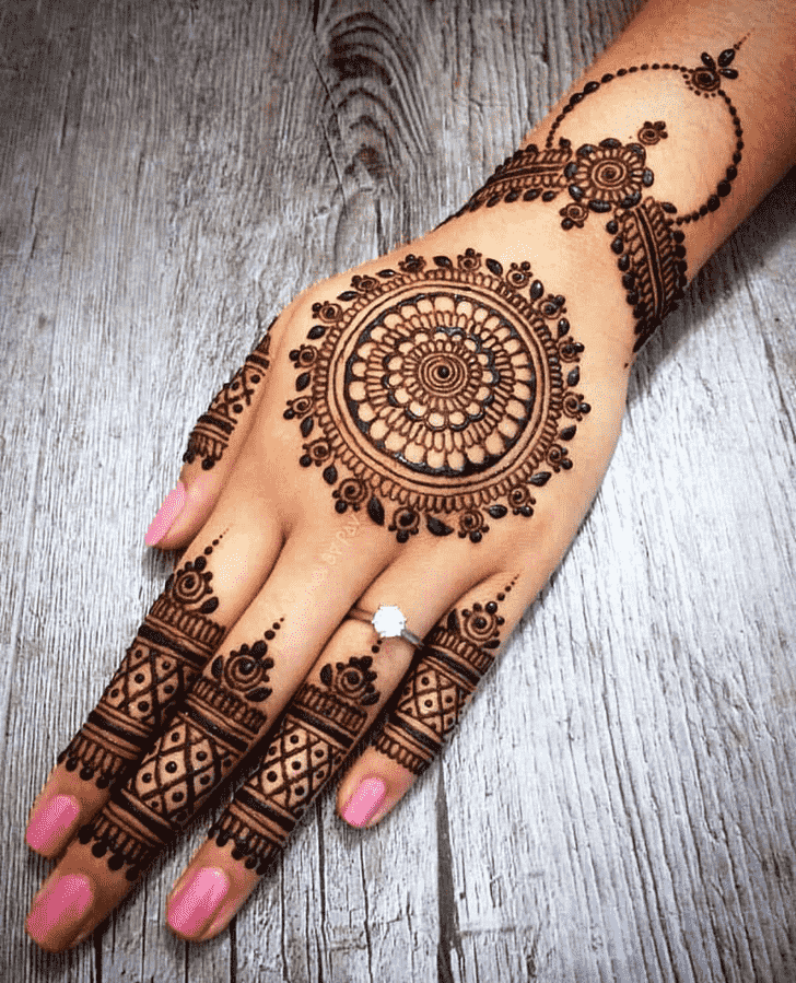 Mesmeric Pattern Henna Design