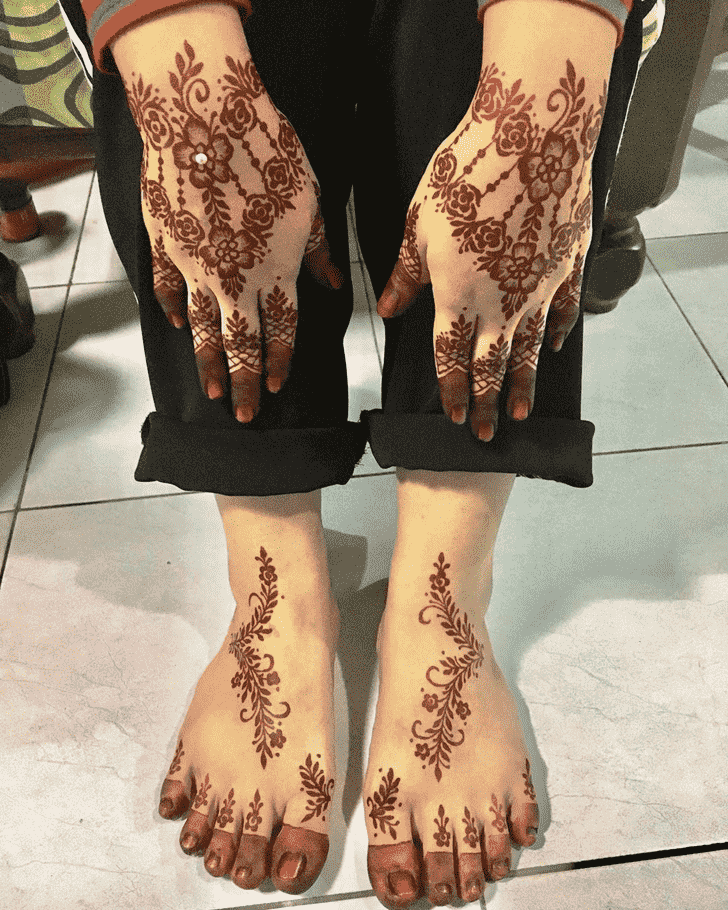 Appealing Phalguna Amavasya Henna Design