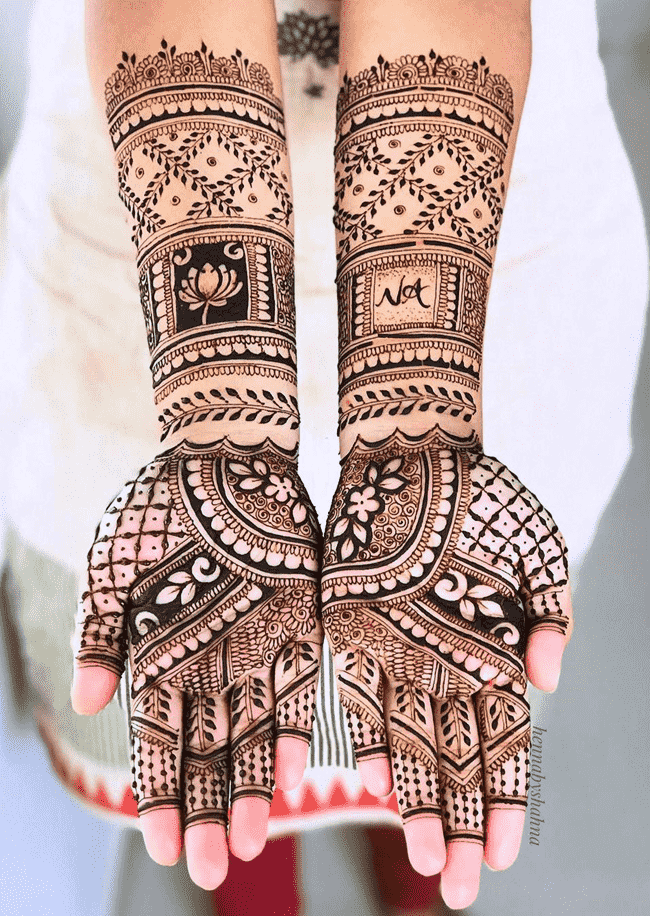 Refined Pondicherry Henna Design
