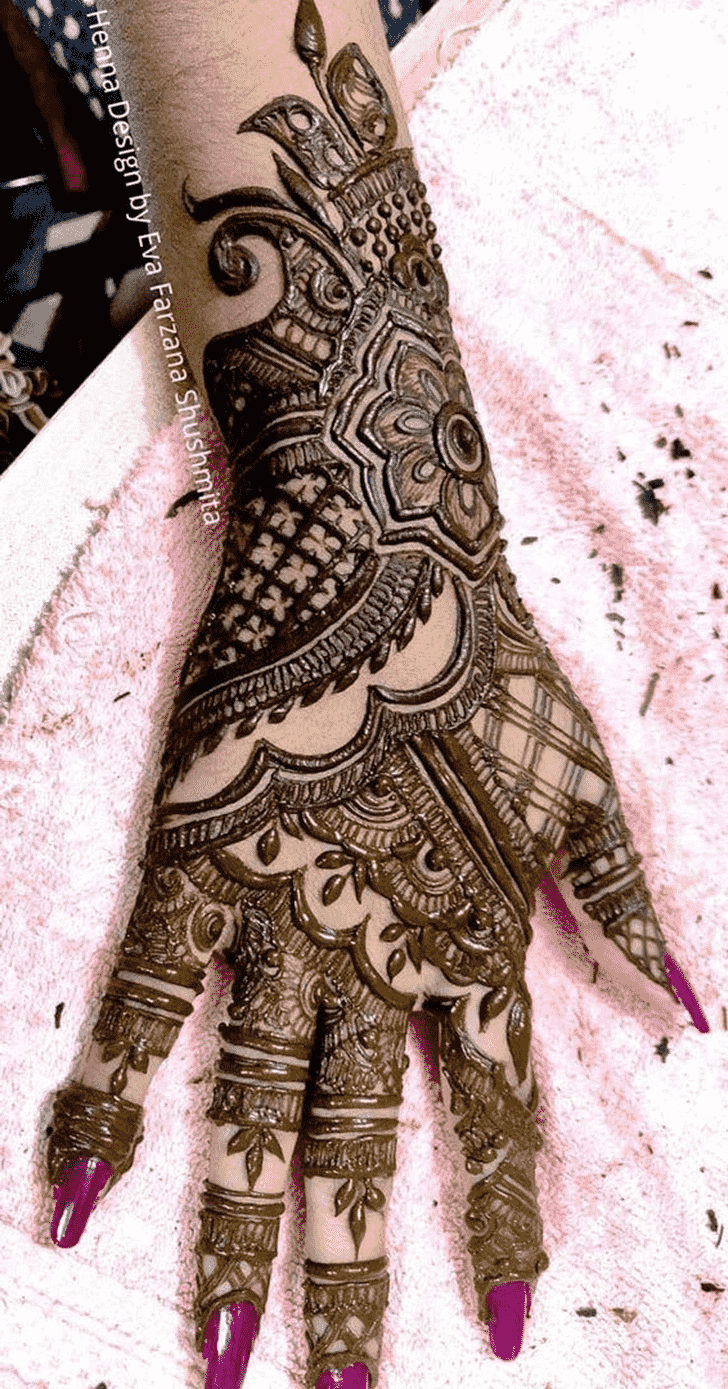 Graceful Pradosh Vrat Henna Design
