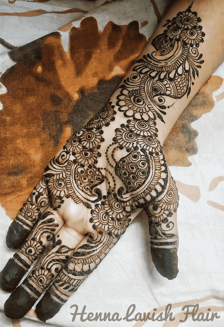 Shapely Pradosh Vrat Henna Design