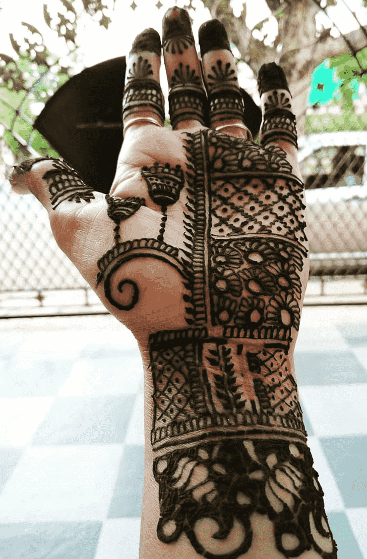Delightful Prayagraj Henna Design
