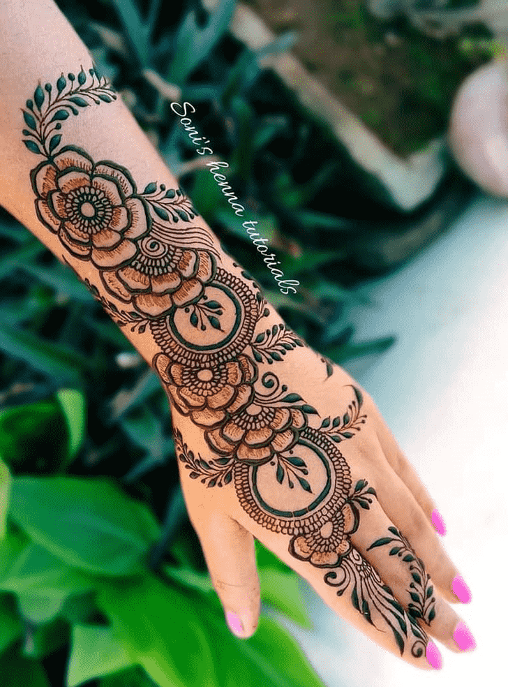 Fine Prayagraj Henna Design