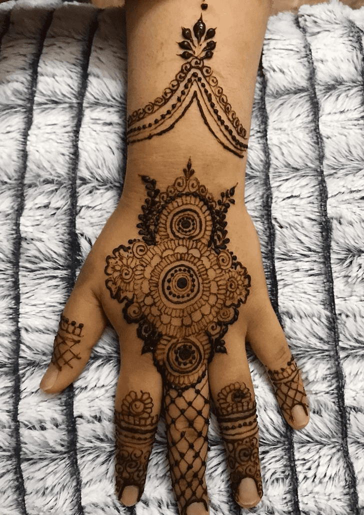 Dazzling Puducherry Henna Design