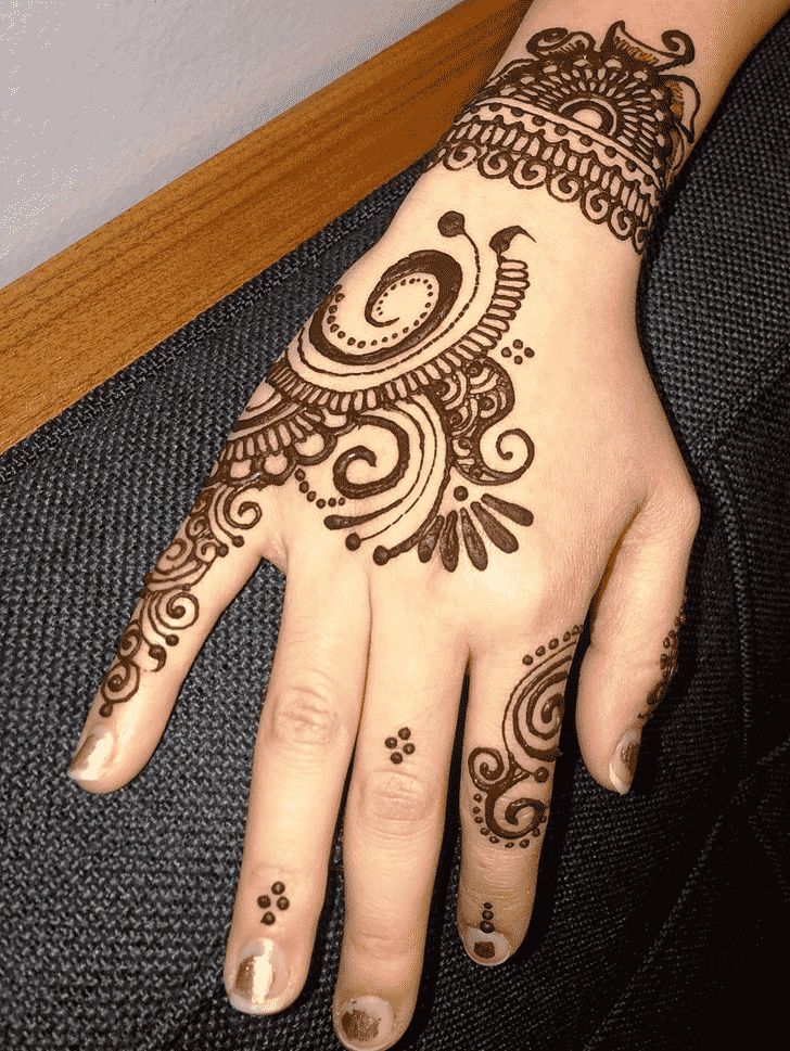 Enticing Pune Henna Design