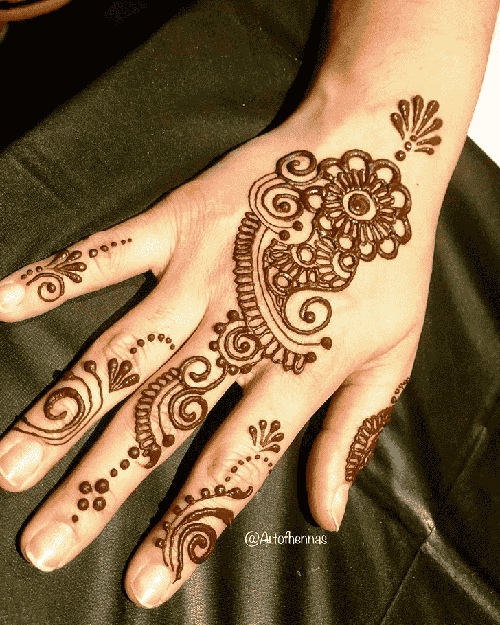 Exquisite Pune Henna Design