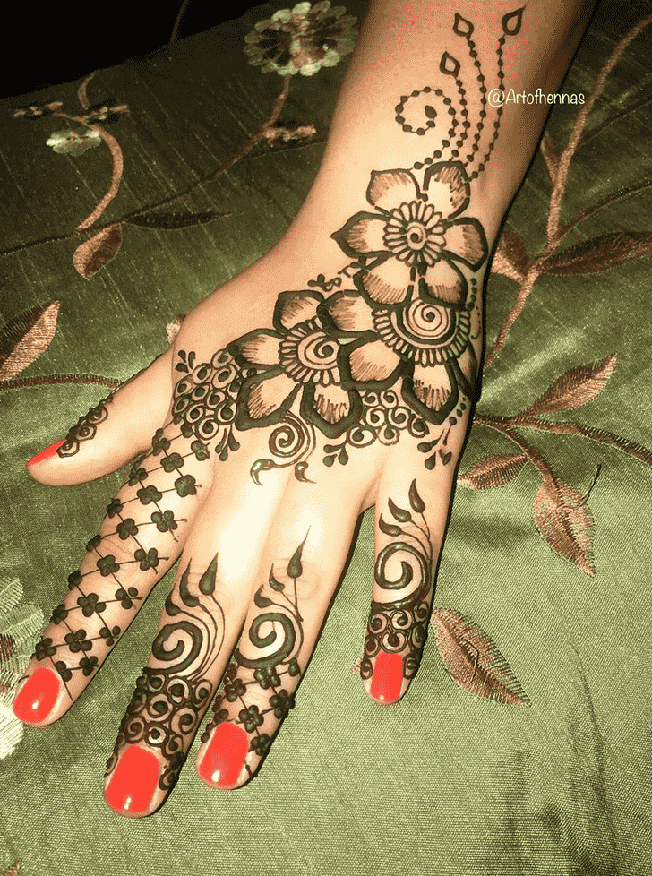 Good Looking Pune Henna Design