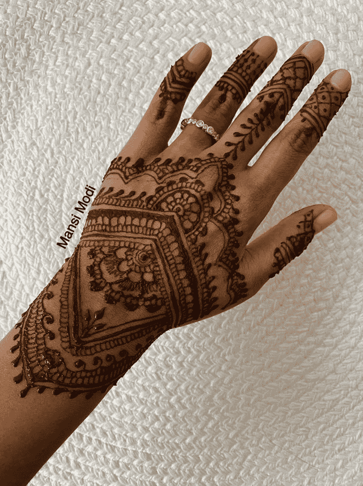 Captivating Punjabi Henna Design