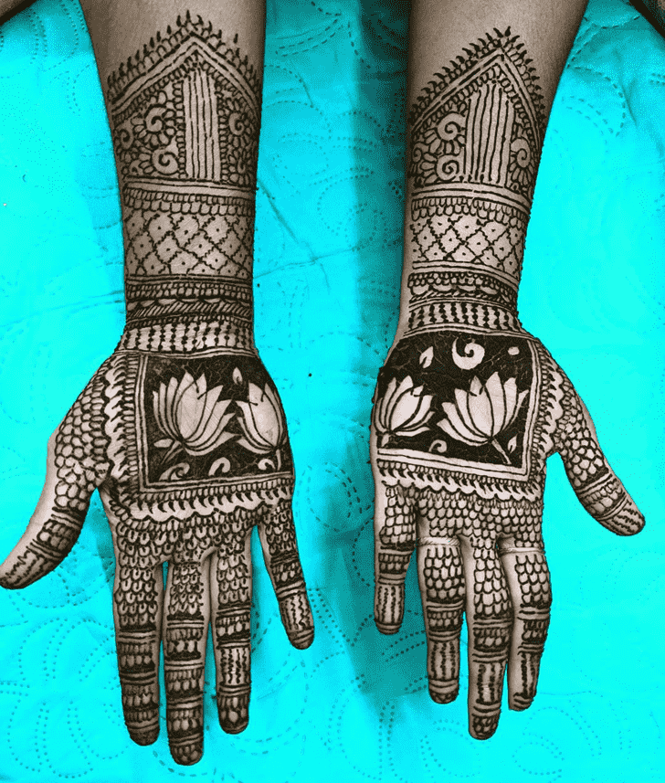 Delicate Punjabi Henna Design