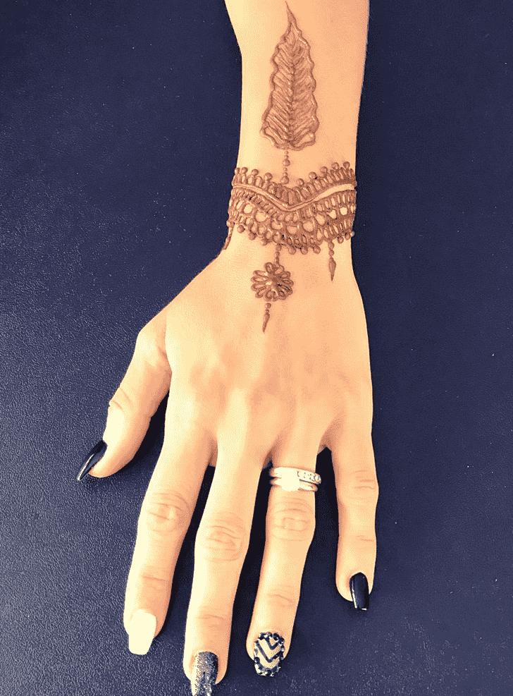 Mesmeric Punjabi Henna Design