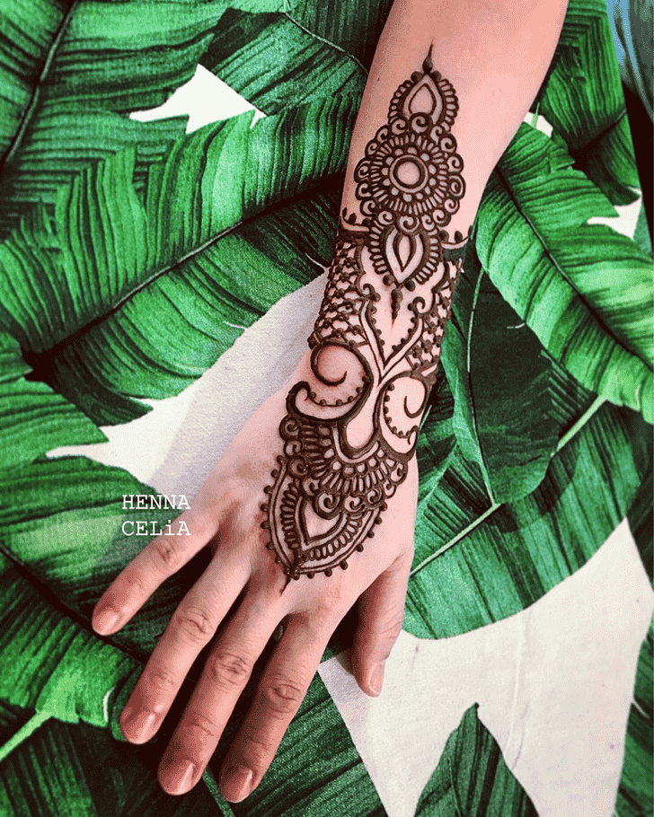 Pretty Punjabi Henna Design