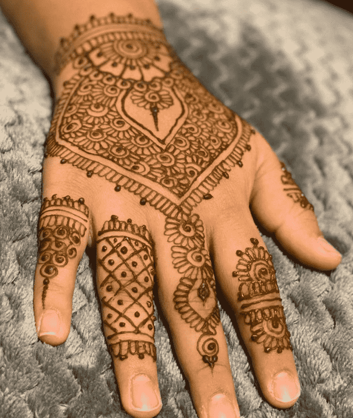 Refined Punjabi Henna Design