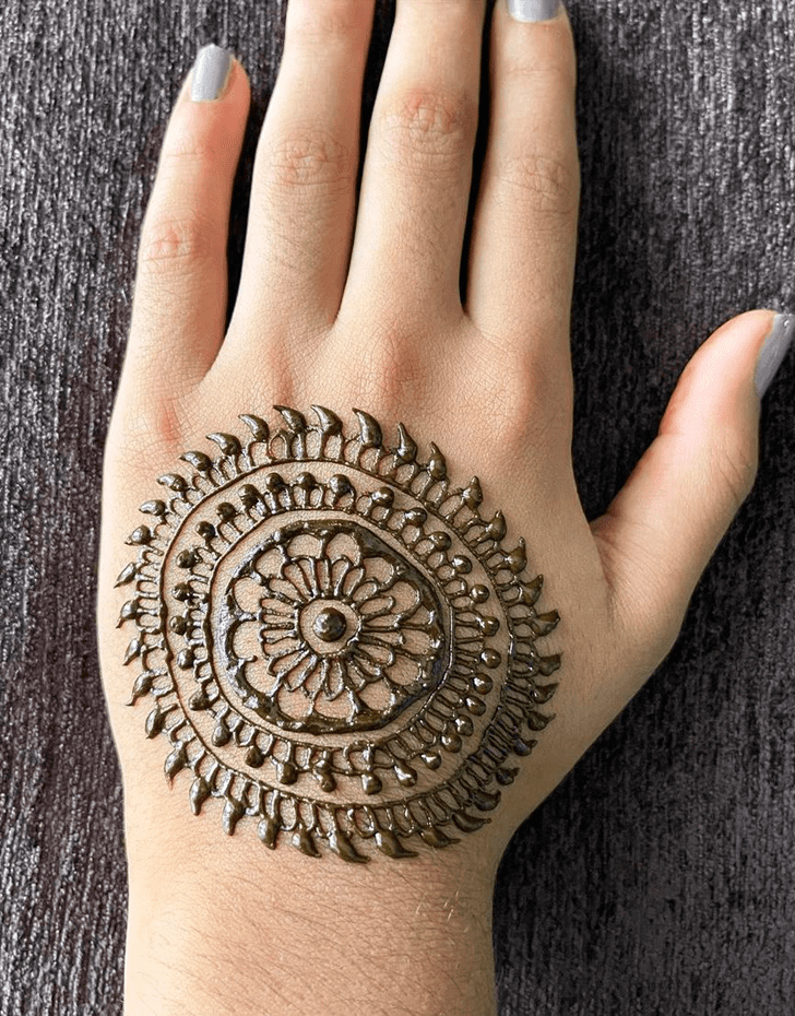 Captivating Quetta Henna Design