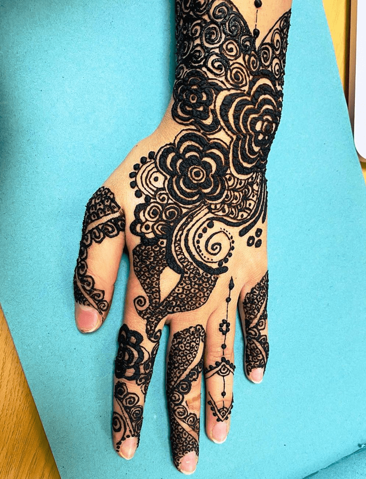 Delicate Quetta Henna Design