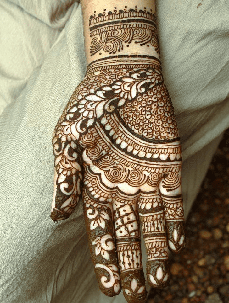 Elegant Quetta Henna Design