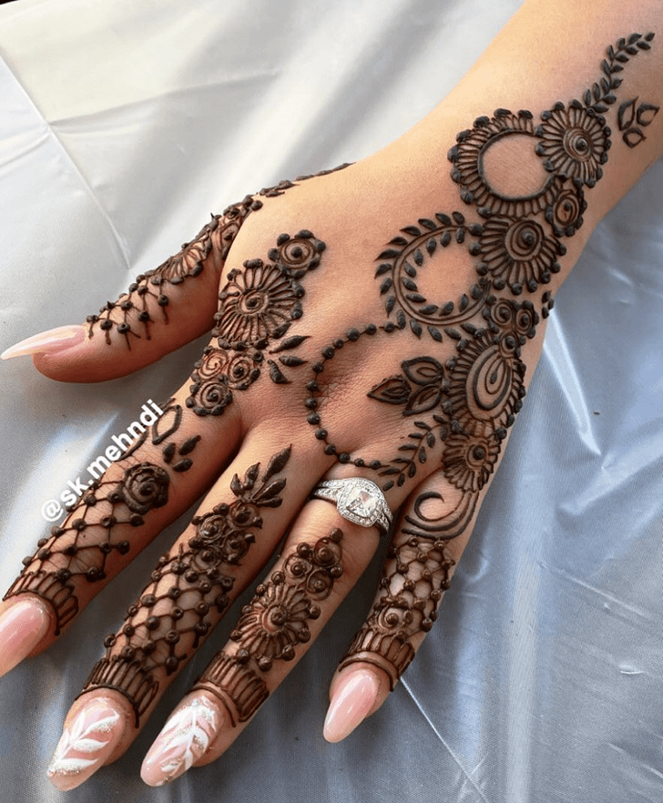 Mesmeric Quetta Henna Design