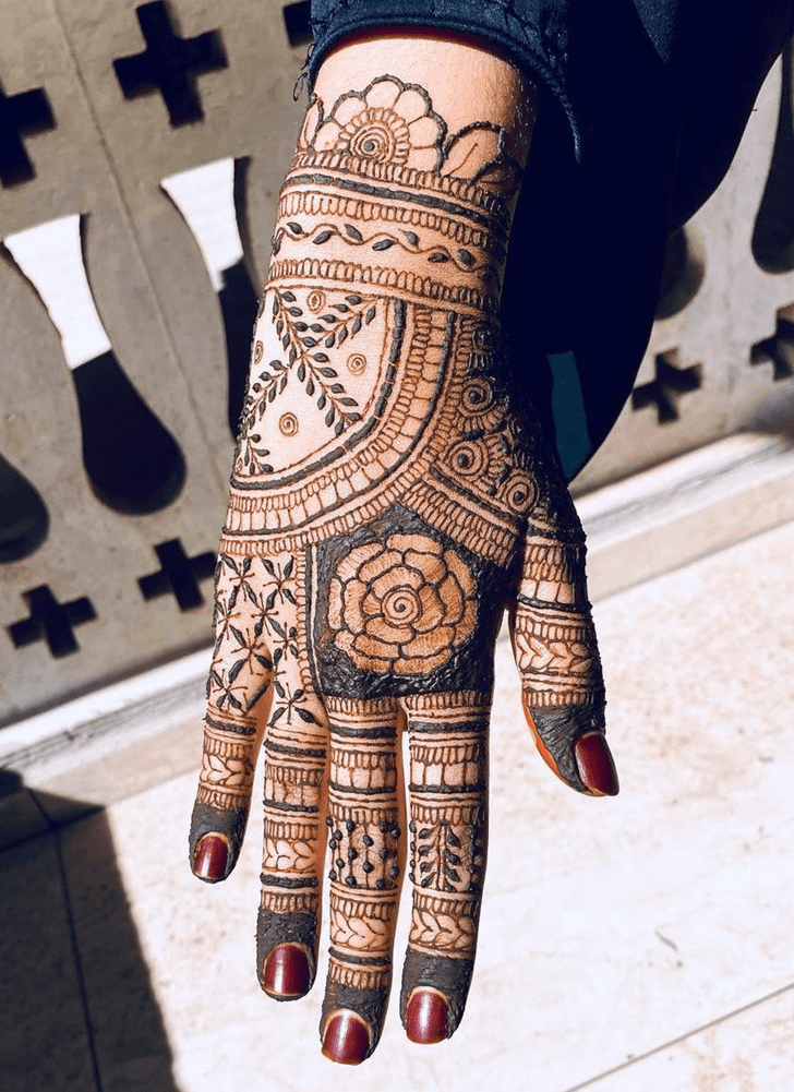 Splendid Quetta Henna Design