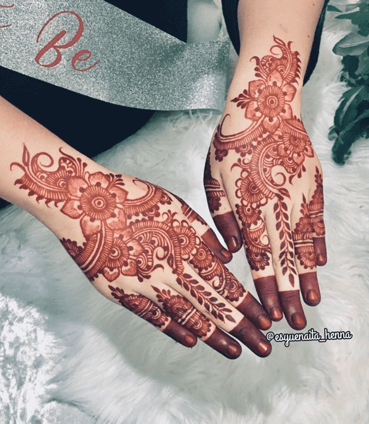 Bewitching Raipur Henna Design
