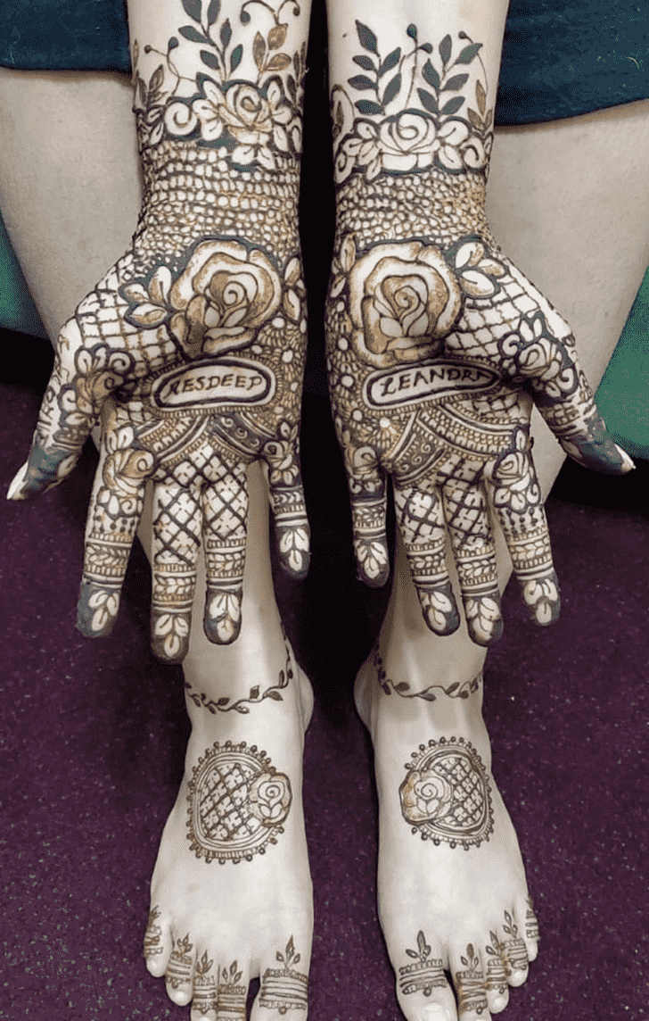 Refined Raipur Henna Design
