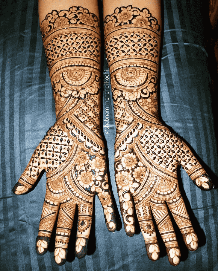 Elegant Rajasthani Henna Design