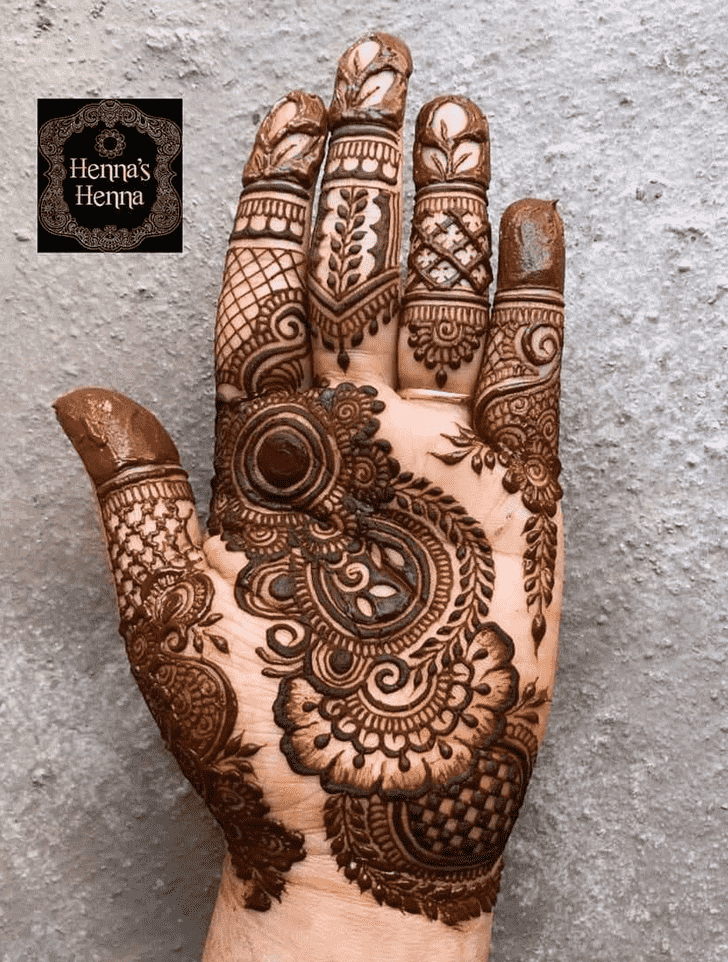 Comely Rajshahi Henna Design