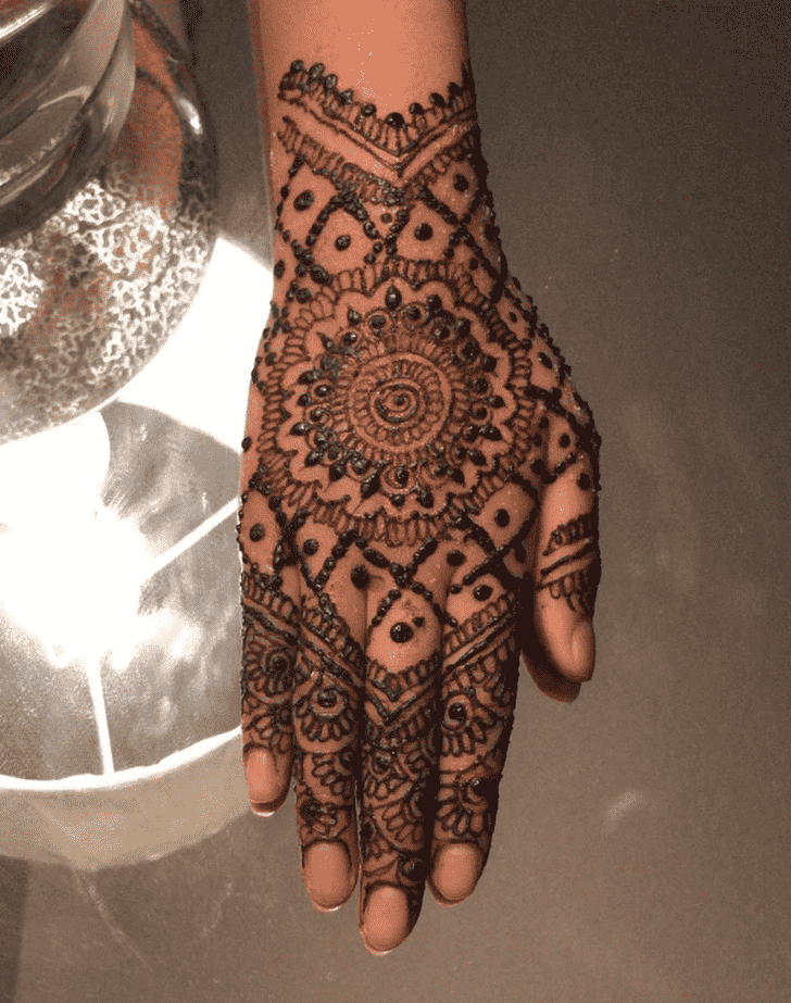 Graceful Rajshahi Henna Design