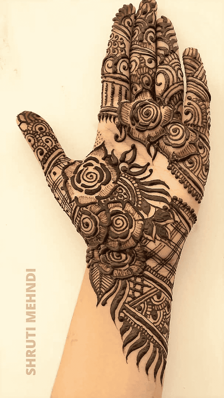 Stunning Raksha Bandhan Henna Design on Palm