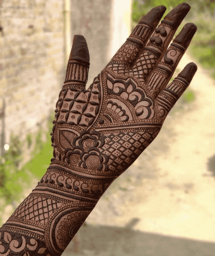 Captivating Rawalpindi Henna Design
