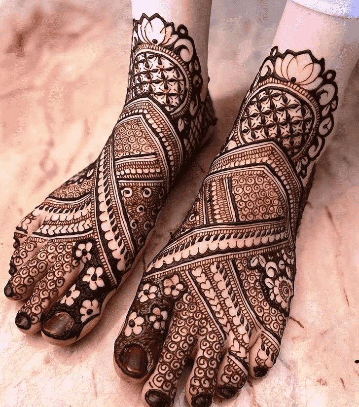 Delicate Rawalpindi Henna Design