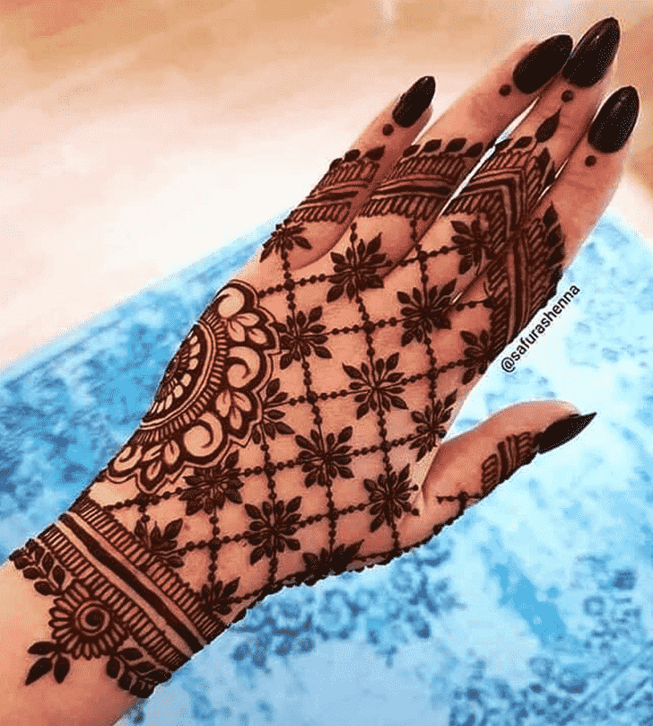 Delightful Reverse Henna Design