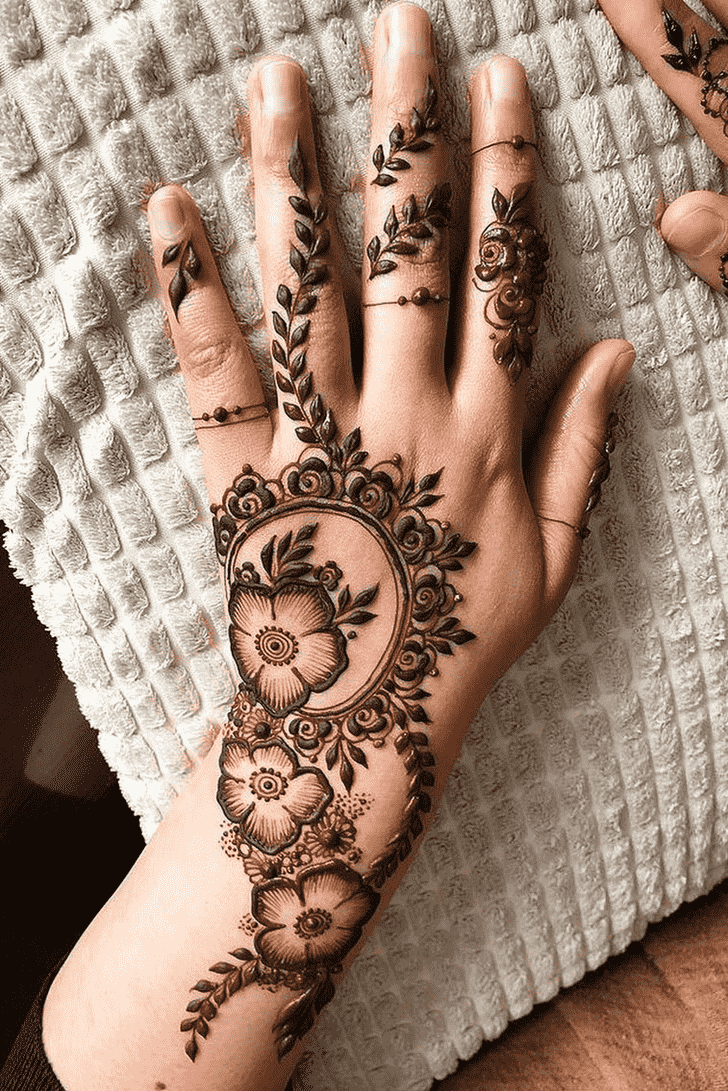 Radiant Reverse Henna Design